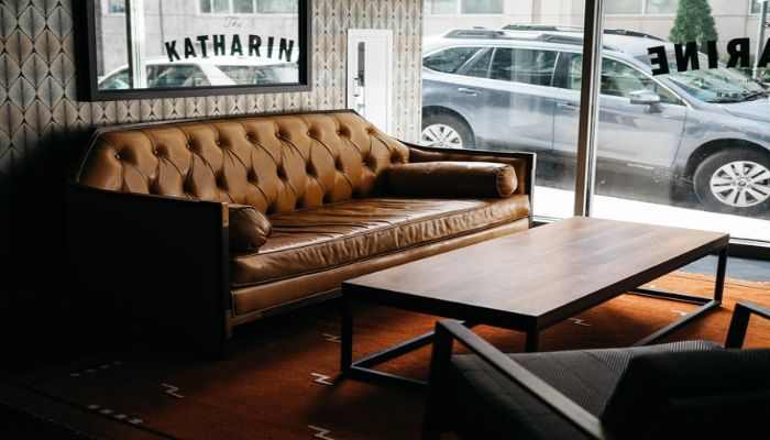10 Mẫu Sofa Phong Cách Vintage Đầy Chân Chất, Mộc Mạc 3 Mẫu Sofa da cho quán café mang nét cổ điển