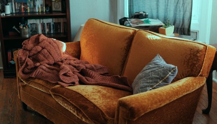 10 Mẫu Sofa Phong Cách Vintage Đầy Chân Chất, Mộc Mạc 7 mb66 bet vải nhung mềm mịn và ấm ấp