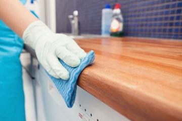 Cách Vệ Sinh Mặt Bàn Ăn Sạch Dầu Mỡ Nhanh Chóng