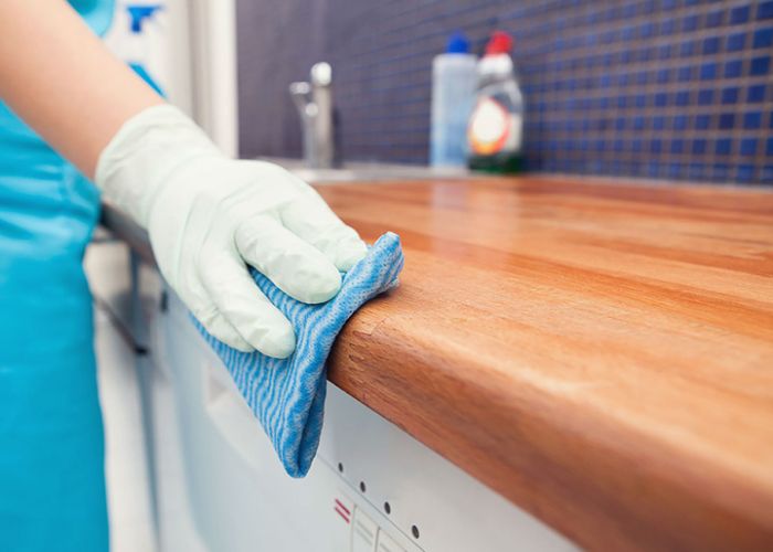 Cách Vệ Sinh Mặt Bàn Ăn Sạch Dầu Mỡ Nhanh Chóng
