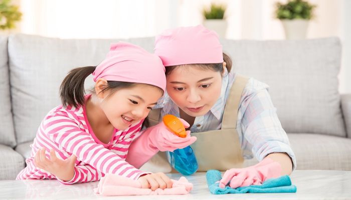 Mặt Bàn Kính Bị Xước Phải Làm Sao Cho Hết?