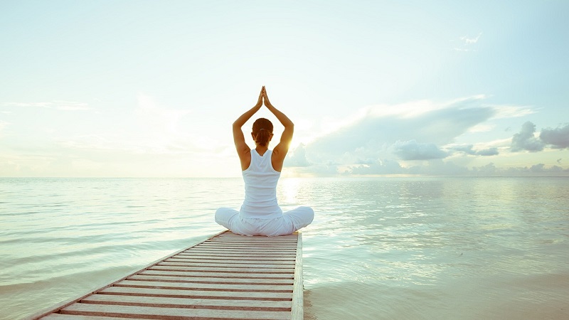 Bỏ thời gian ra để ngồi thiền, tập yoga