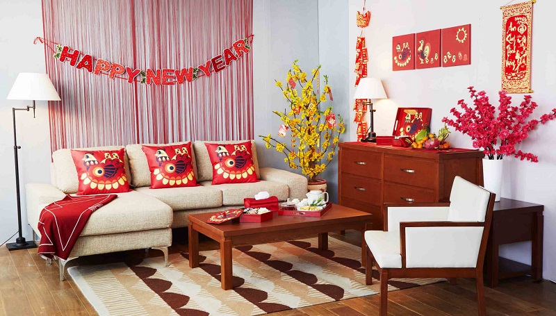 Trang trí nhà cửa đón Tết rực rỡ sắc đỏ
