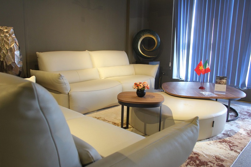 Tình cảm thông gia thêm gần gũi khi tặng bộ ghế sofa Tình cảm thông gia thêm gần gũi khi tặng bộ ghế sofa