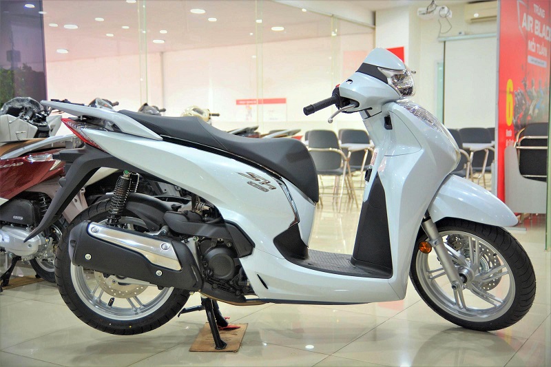 Xe máy giúp nhân viên có phương tiện tốt để đi làm 8 món quà tết doanh nghiệp sang trọng