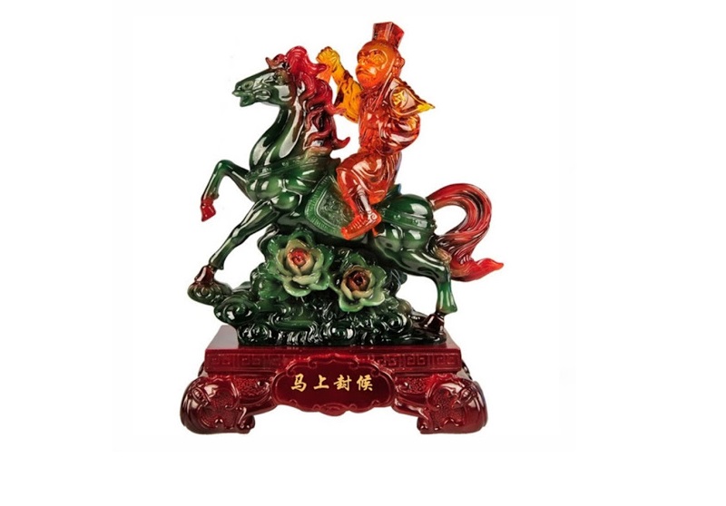 Tượng ngựa giương vó mang ý nghĩa của sự thành công, vươn lên Tượng ngựa giương vó mang ý nghĩa của sự thành công, vươn lên