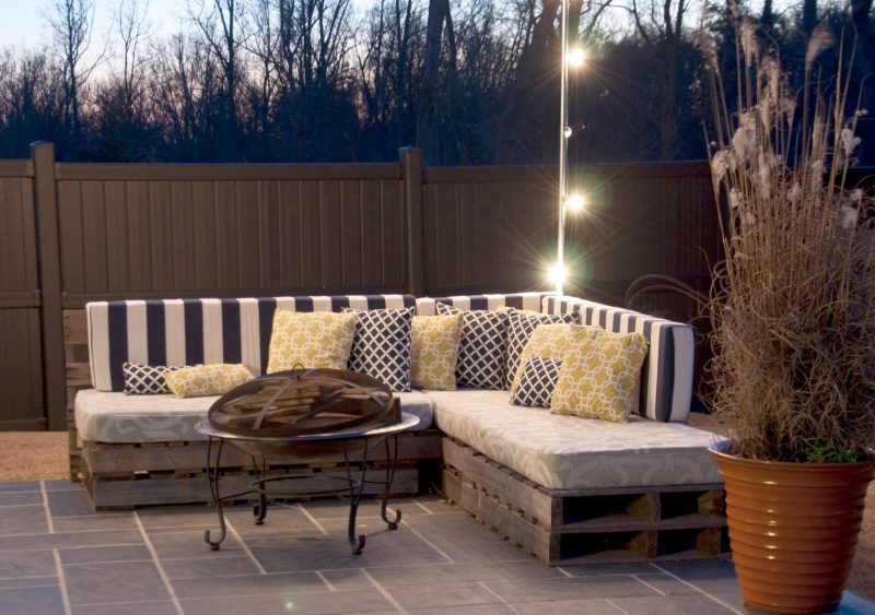 15+ Các loại Ghế Sofa Được Ưa Chuộng Nhất Thế Giới 15 Pallet couches e1642065213555