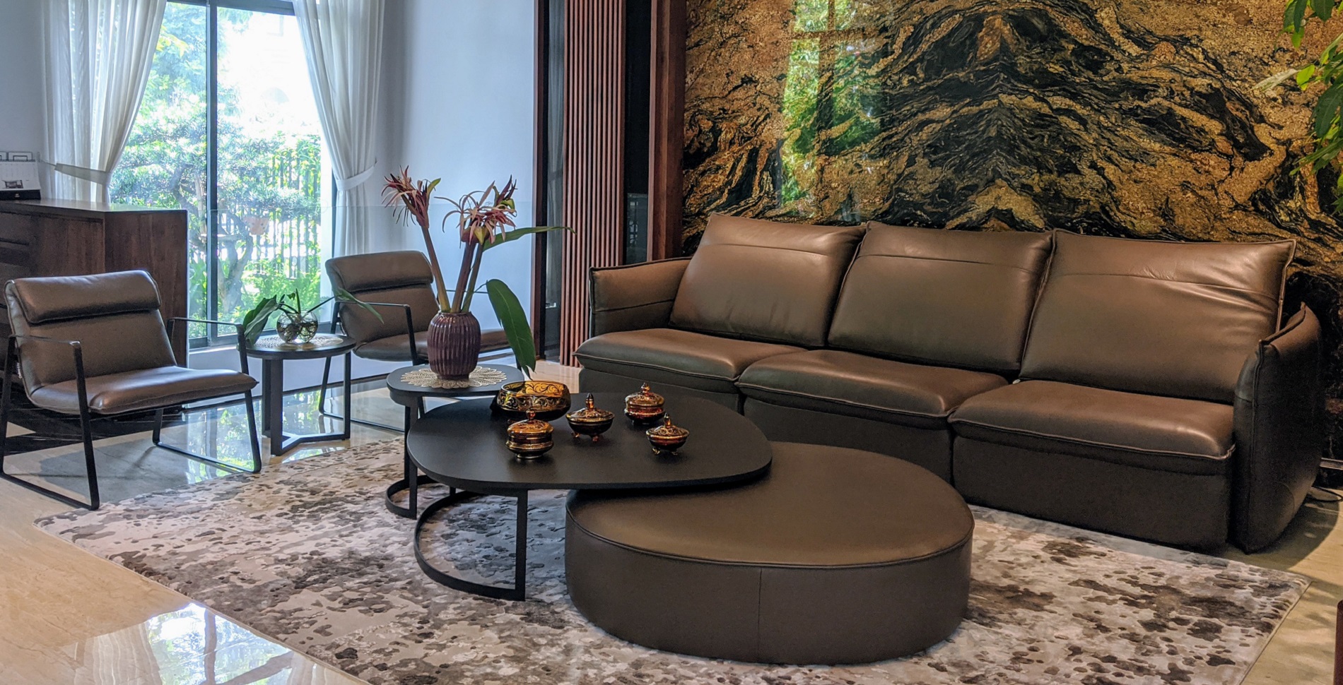 So Sánh Sofa Da Bò Nhập Khẩu Italia Và Maylaysia?