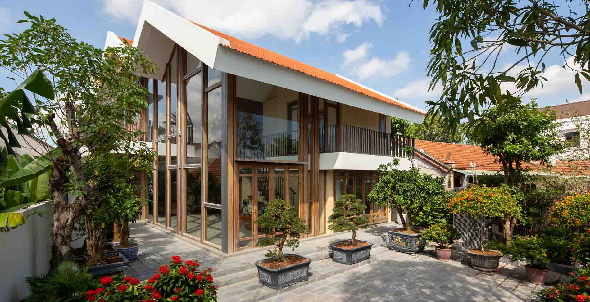 Kiến Trúc Hiện Đại Dưới Nếp Mái Truyền Thống