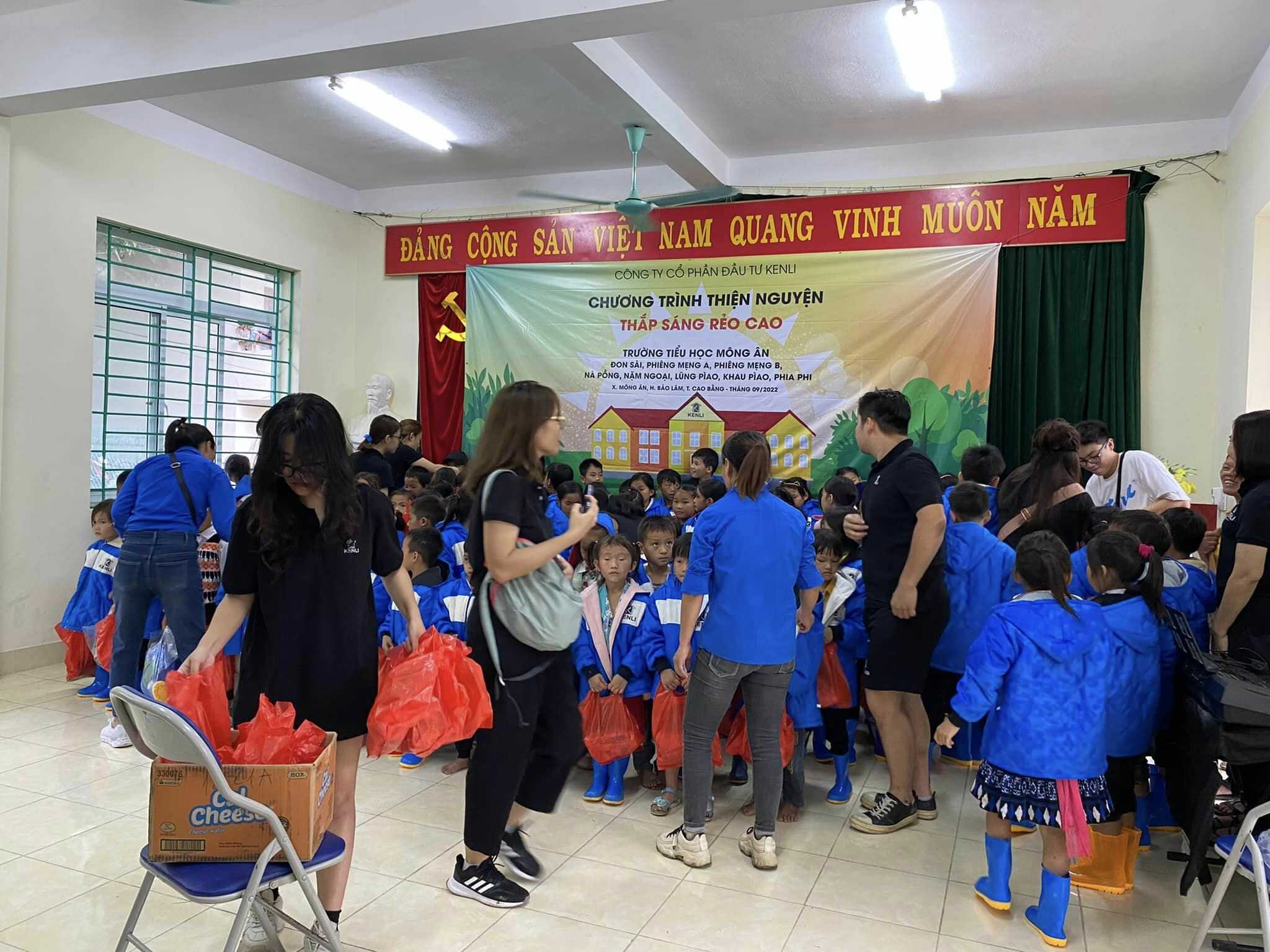 Chương Trình Thiện Nguyện Thắp Sáng Rẻo Cao Năm 2022 Tại Cao Bằng 2 307038665 1714206732276390 4514396085113352551 n optimized