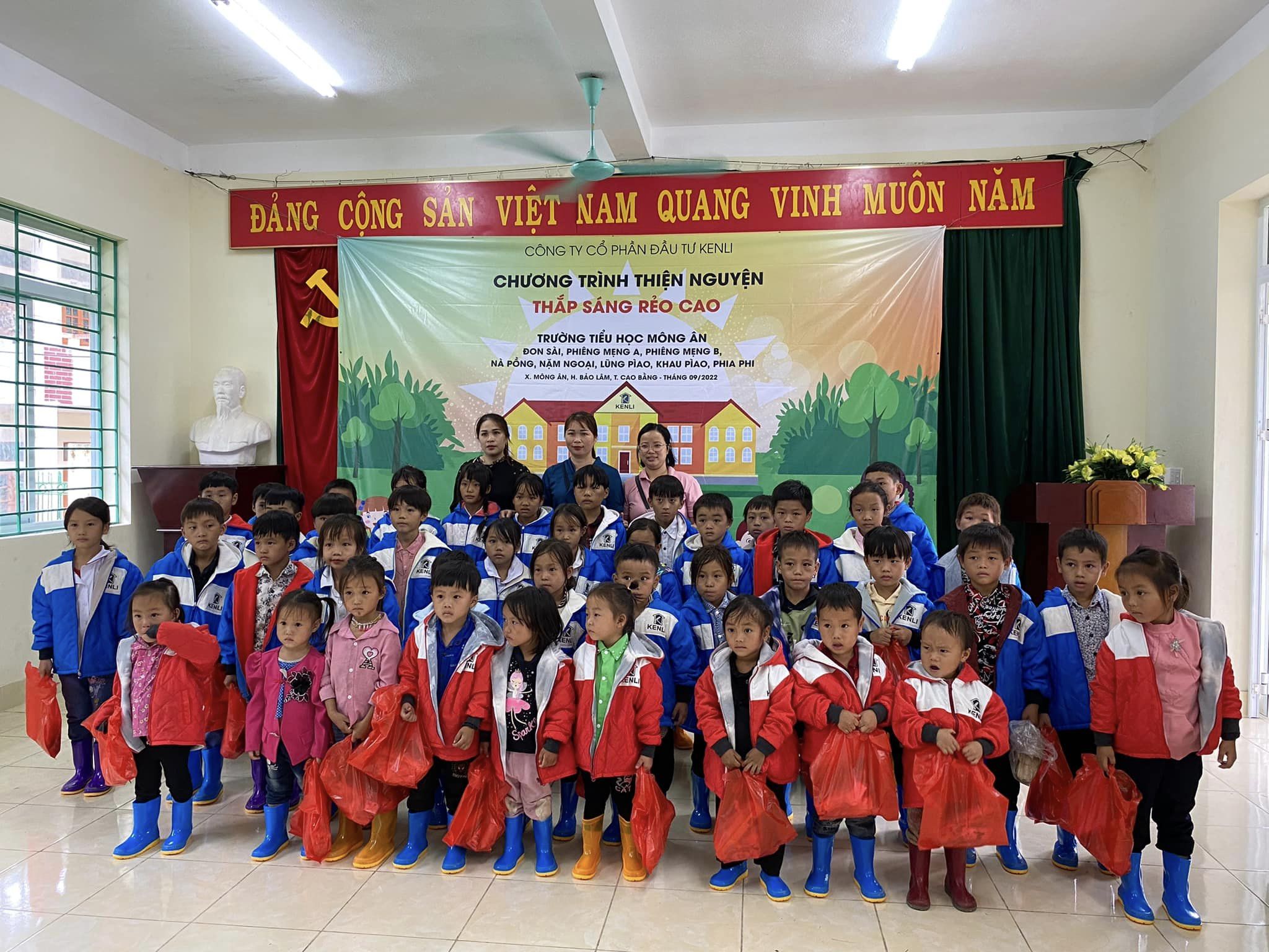 Chương Trình Thiện Nguyện Thắp Sáng Rẻo Cao Năm 2022 Tại Cao Bằng 1 307444311 1714206812276382 8594812906111957408 n
