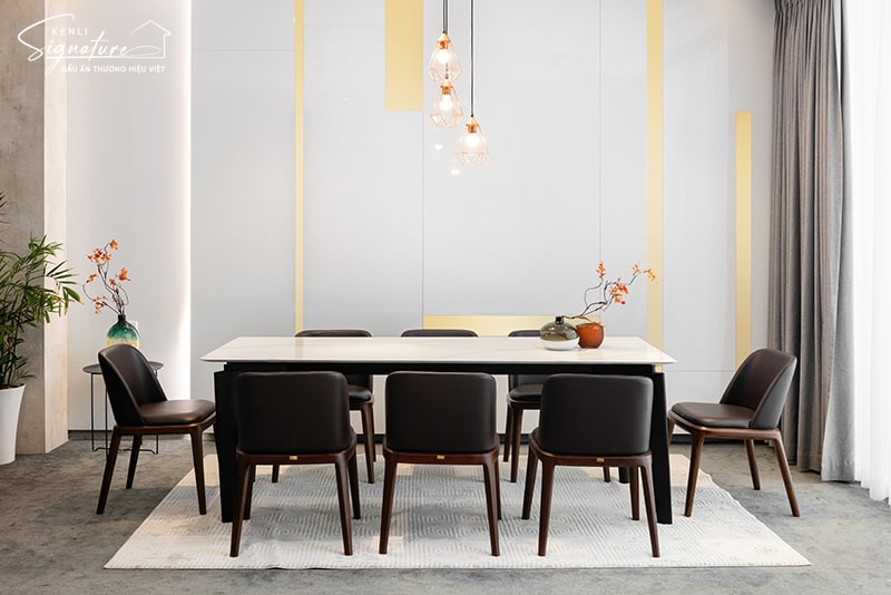 trải nghiệm bàn ăn mặt đá 8 ghế showroom mb663